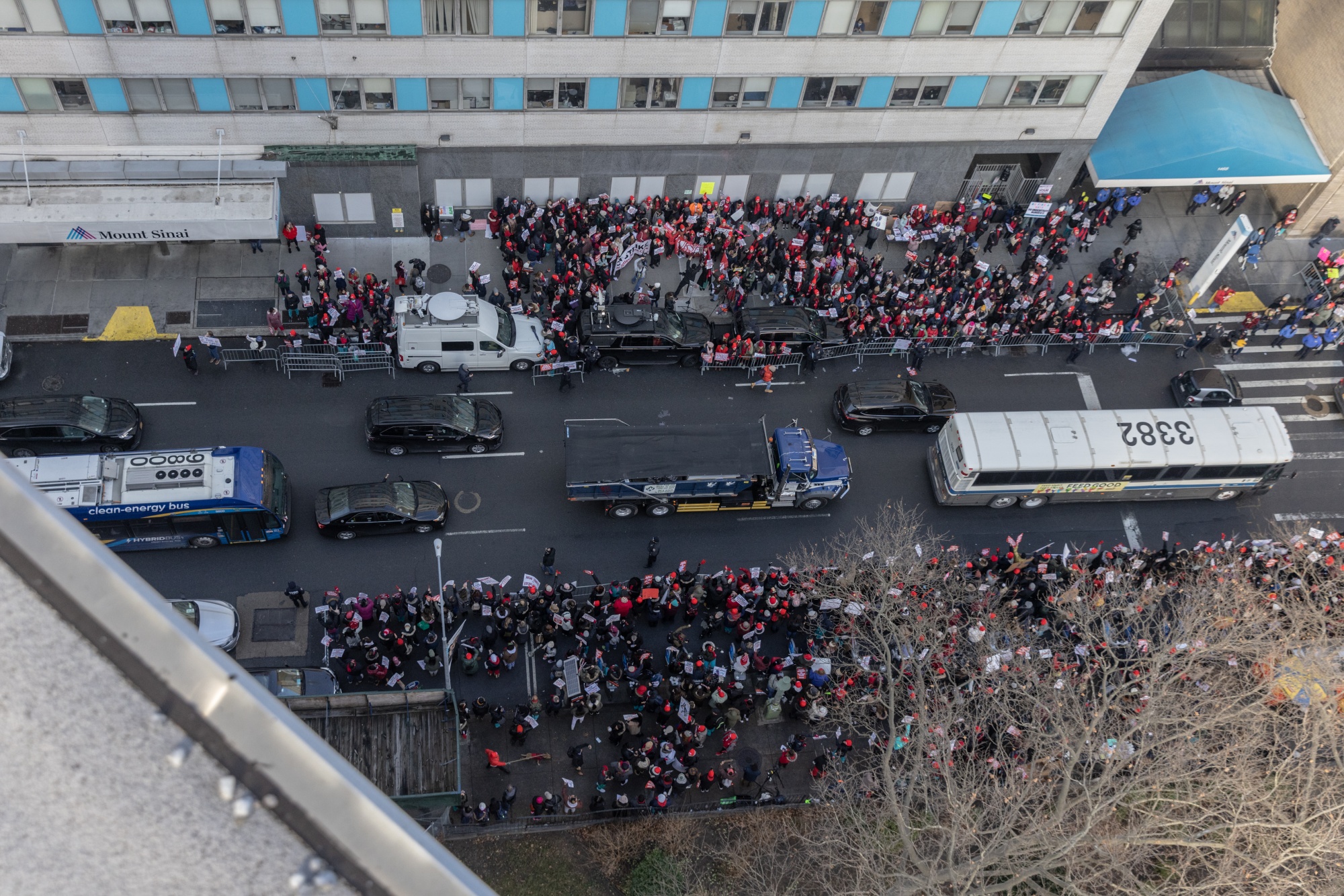 Фото 55 — Профсоюзы объявили забастовку